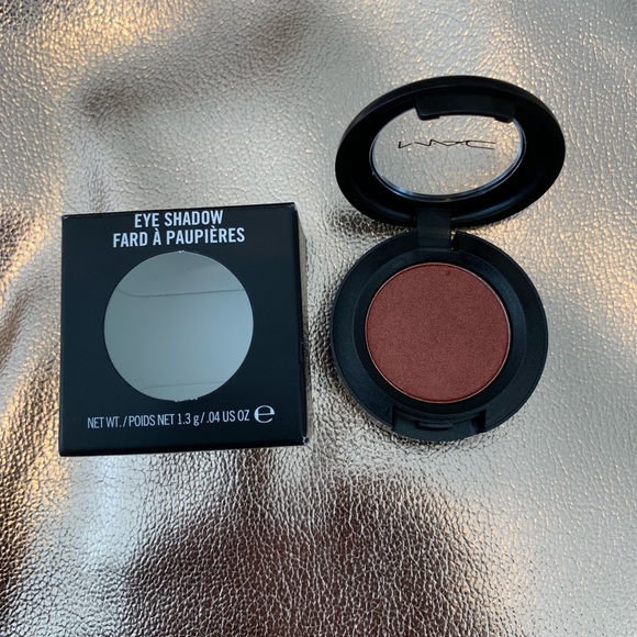 MAC Cosmetics Other - MAC coopering veluxe pearl eye shadow